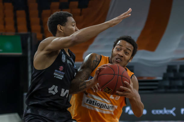 缺席是巨大 缺席是巨大